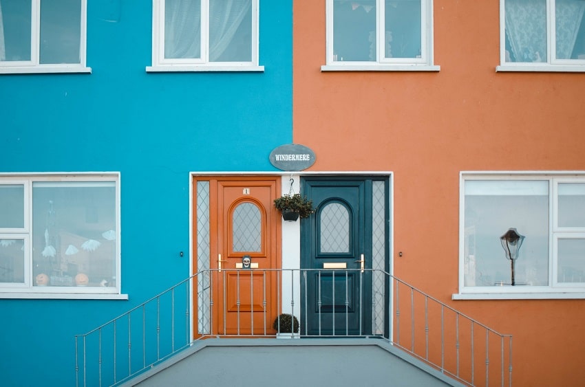 کنتراست رنگ از یک خانه